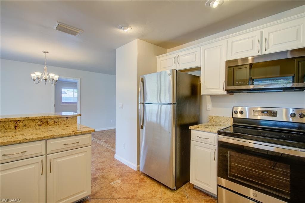 1327 21st Ave, Cape Coral, FL 33990-5