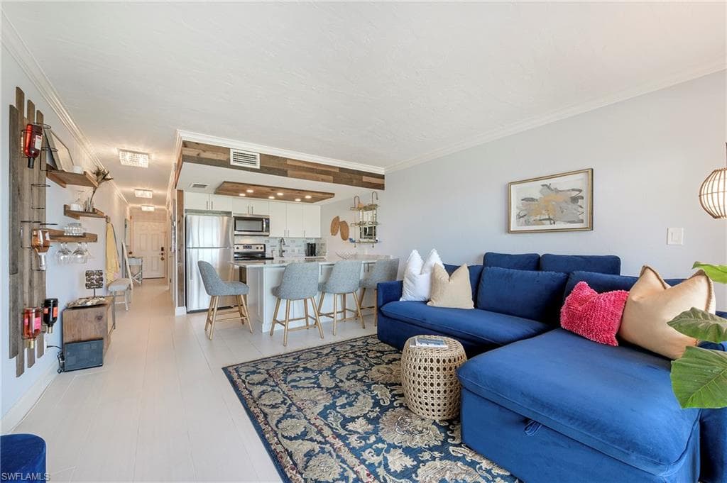 260 Southbay Dr 102, Naples, FL 34108-12