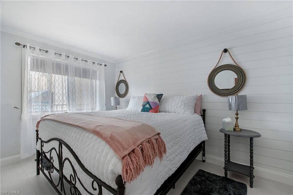 260 Southbay Dr 102, Naples, FL 34108-4