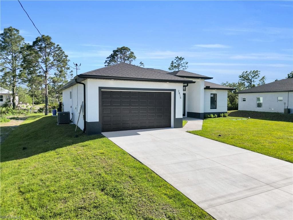 2815 32nd St W, Lehigh Acres, FL 33971-5