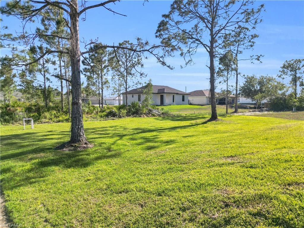 2815 32nd St W, Lehigh Acres, FL 33971-8