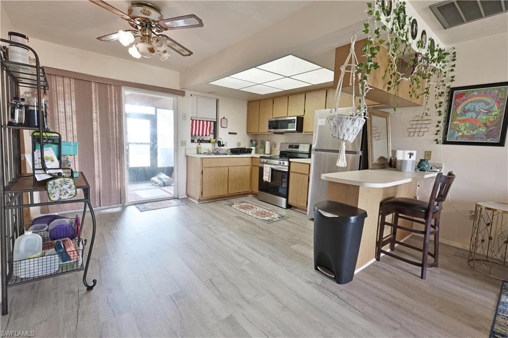 7494/7496 Carrier Rd, Fort Myers, FL 33967-18