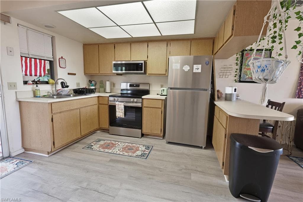 7494/7496 Carrier Rd, Fort Myers, FL 33967-19