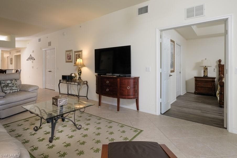 2386 Magnolia Ave 7801, Naples, FL 34112-3