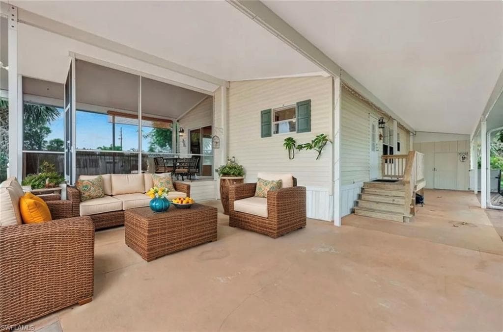 524 Menton Ln, Naples, FL 34112-10