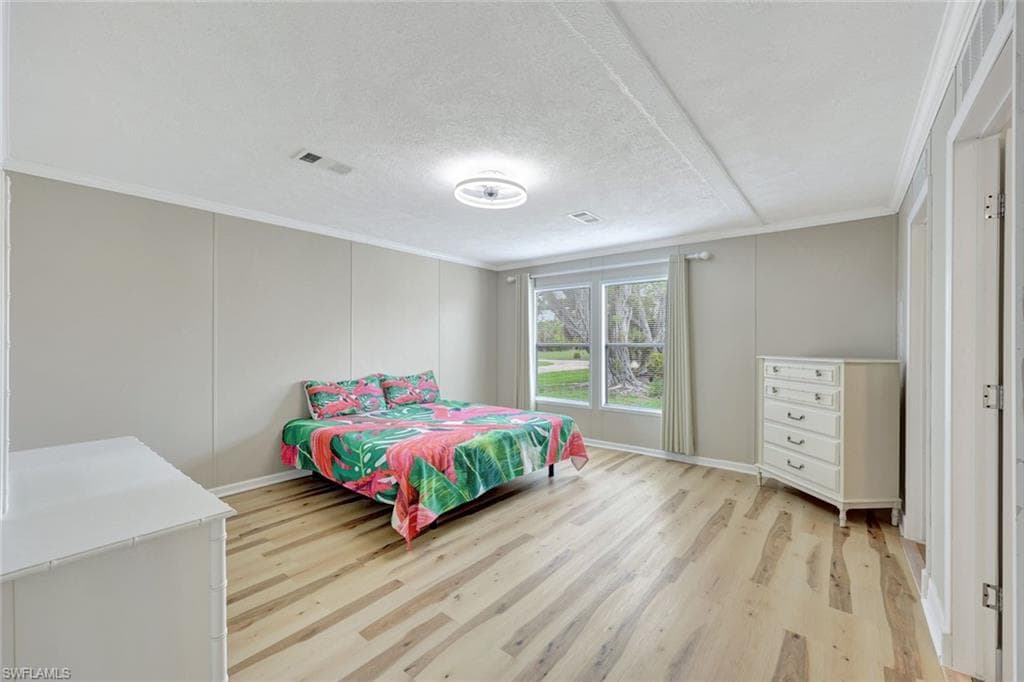 524 Menton Ln, Naples, FL 34112-18