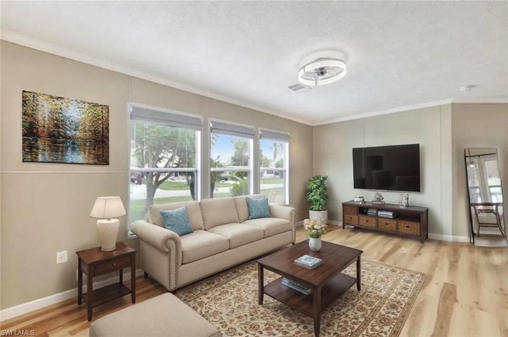 524 Menton Ln, Naples, FL 34112-5