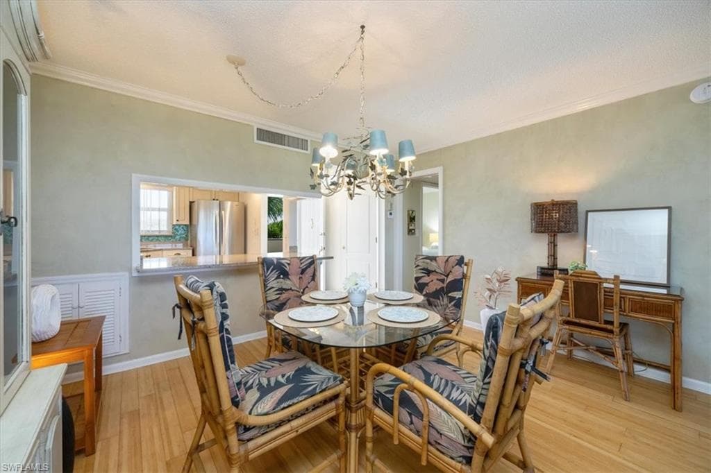 21 High Point Cir E 502, Naples, FL 34103-5