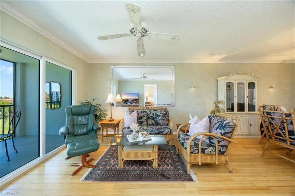 21 High Point Cir E 502, Naples, FL 34103-6