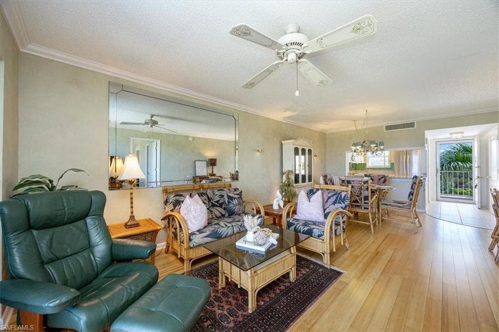 21 High Point Cir E 502, Naples, FL 34103-7