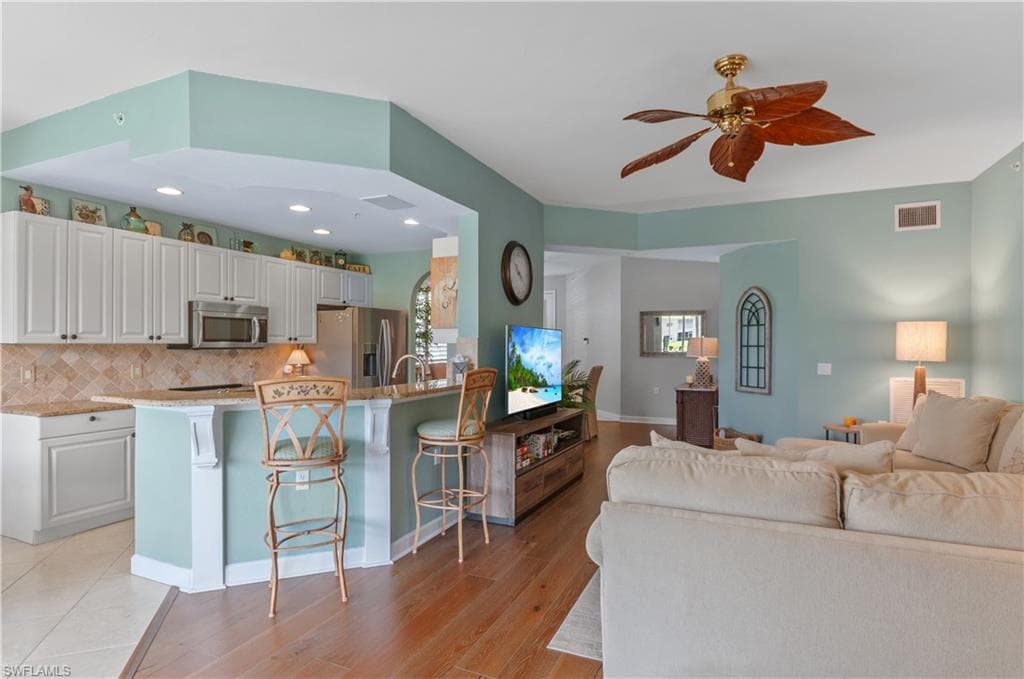 3045 Driftwood Way 3707, Naples, FL 34109-9