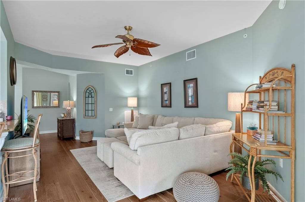3045 Driftwood Way 3707, Naples, FL 34109-8