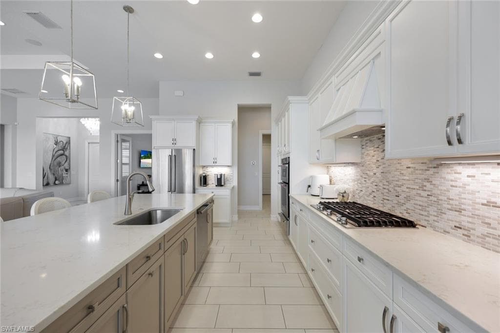 17282 Hidden Estates Cir, Fort Myers, FL 33908-17