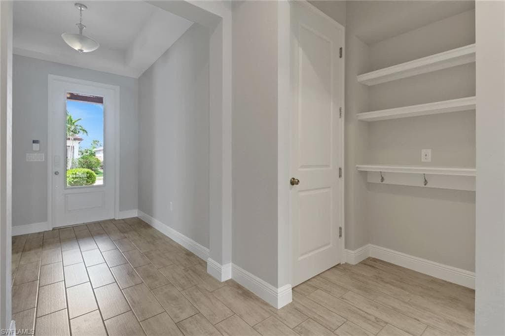 3307 Pilot Cir, Naples, FL 34120-20