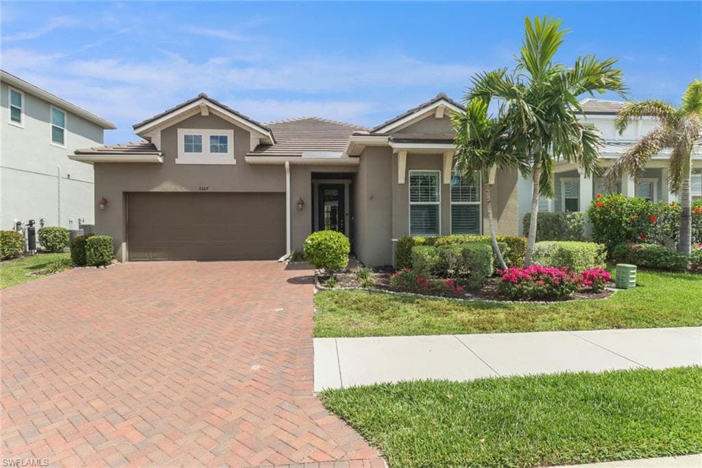 3307 Pilot Cir, Naples, FL 34120-2