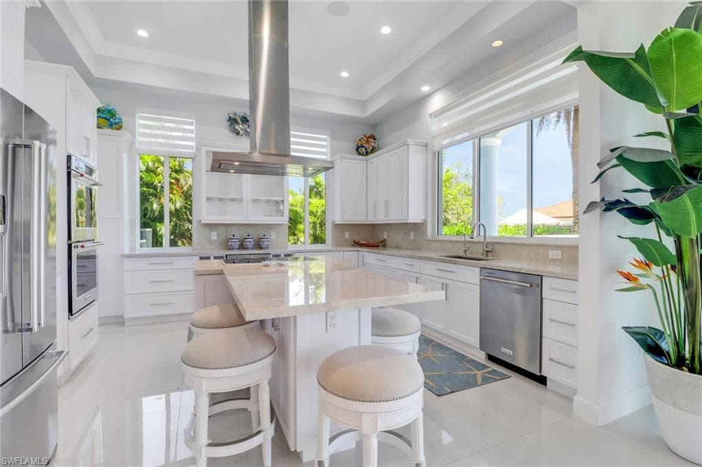 1070 Dana Ct, Marco Island, FL 34145-9