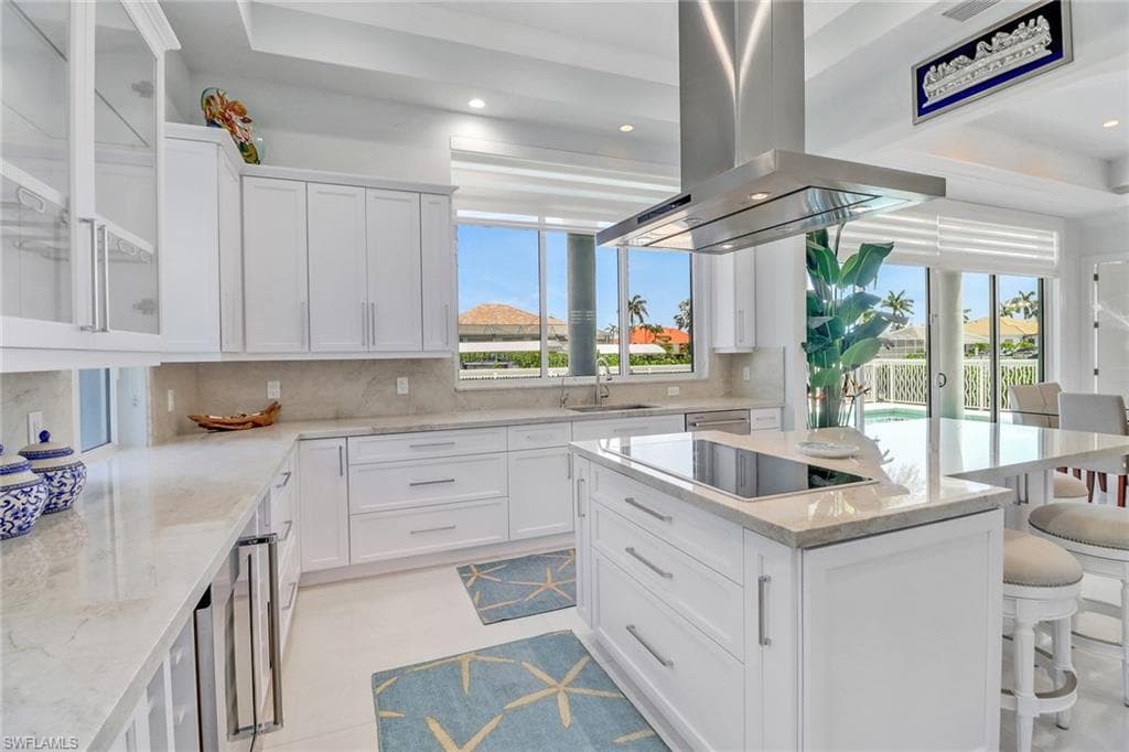 1070 Dana Ct, Marco Island, FL 34145-10