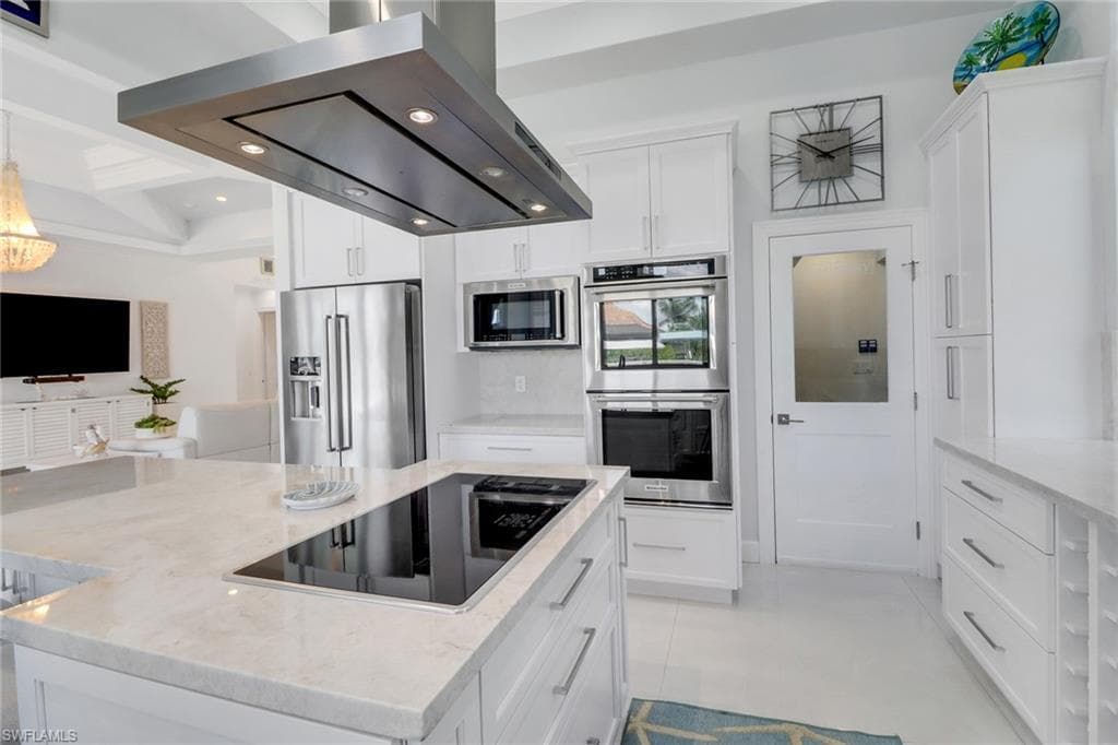 1070 Dana Ct, Marco Island, FL 34145-11