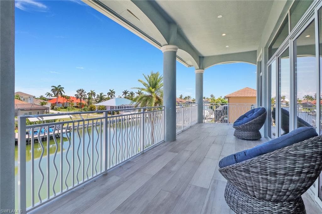 1070 Dana Ct, Marco Island, FL 34145-33