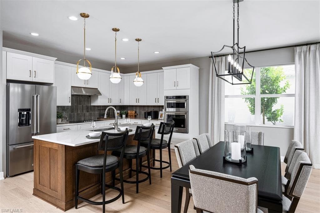9102 Wisteria Way, Naples, FL 34114-8