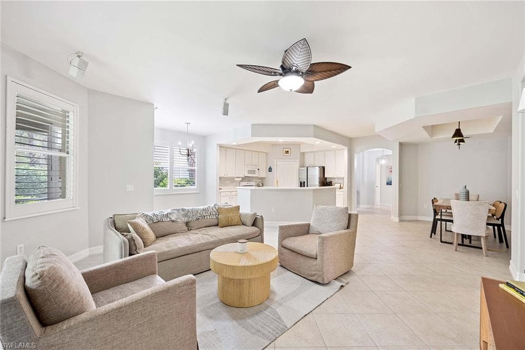 1786 Tarpon Bay Dr S 102, Naples, FL 34119-5