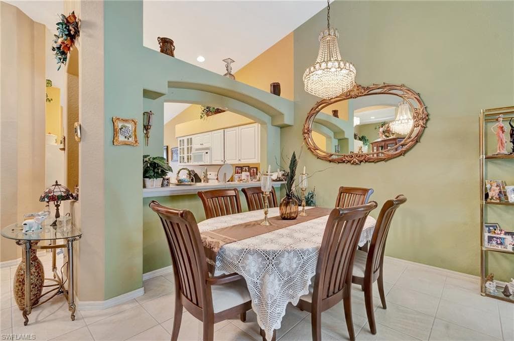8012 Sivon Way 902, Naples, FL 34119-9