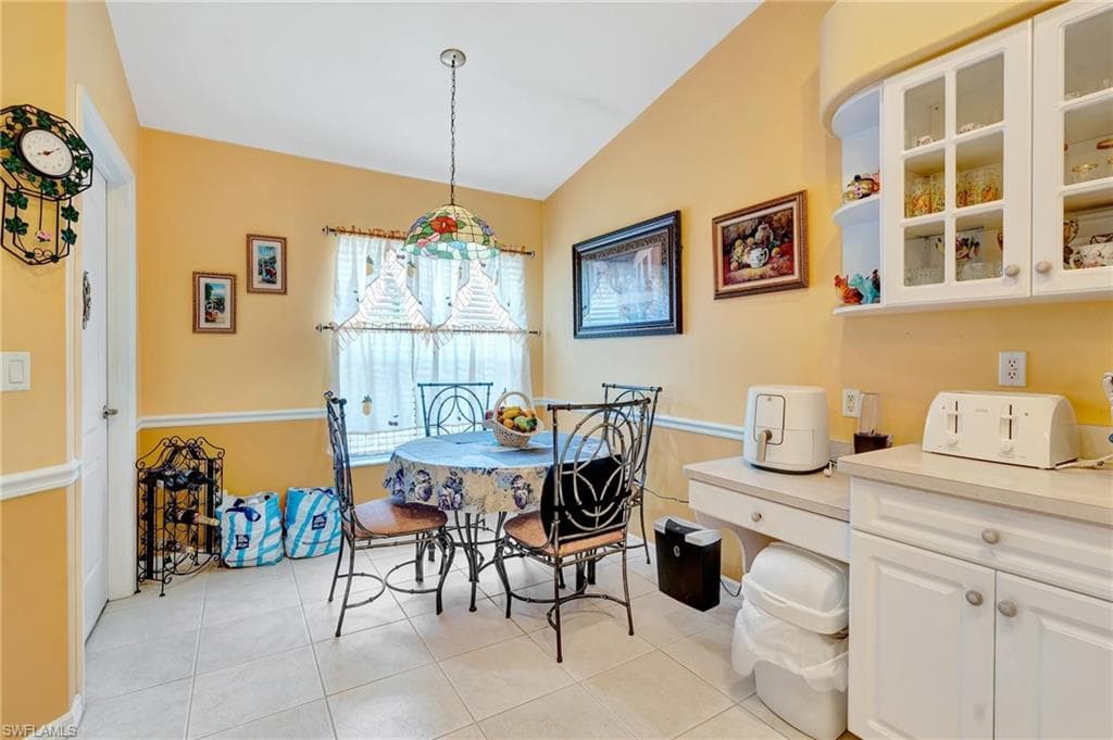 8012 Sivon Way 902, Naples, FL 34119-14
