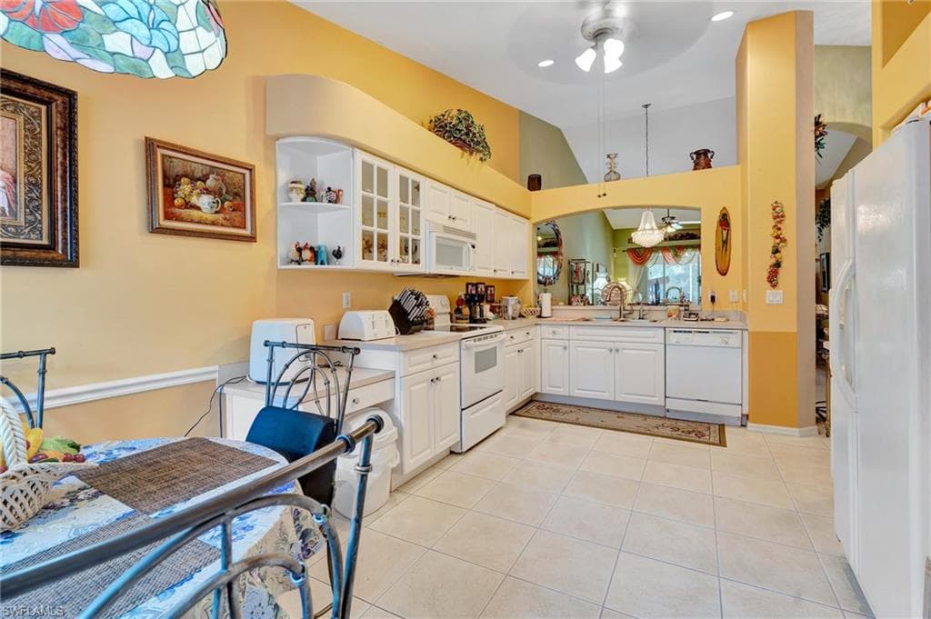 8012 Sivon Way 902, Naples, FL 34119-15