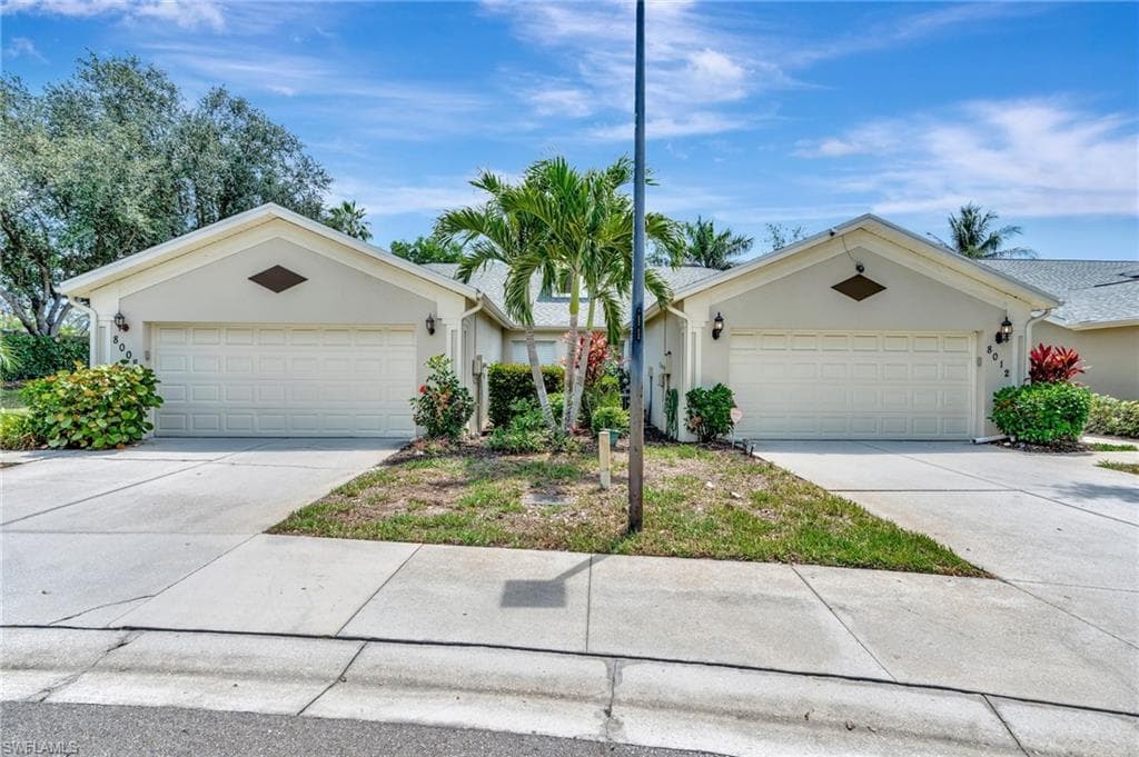 8012 Sivon Way 902, Naples, FL 34119-3