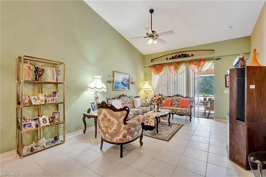 8012 Sivon Way 902, Naples, FL 34119-6