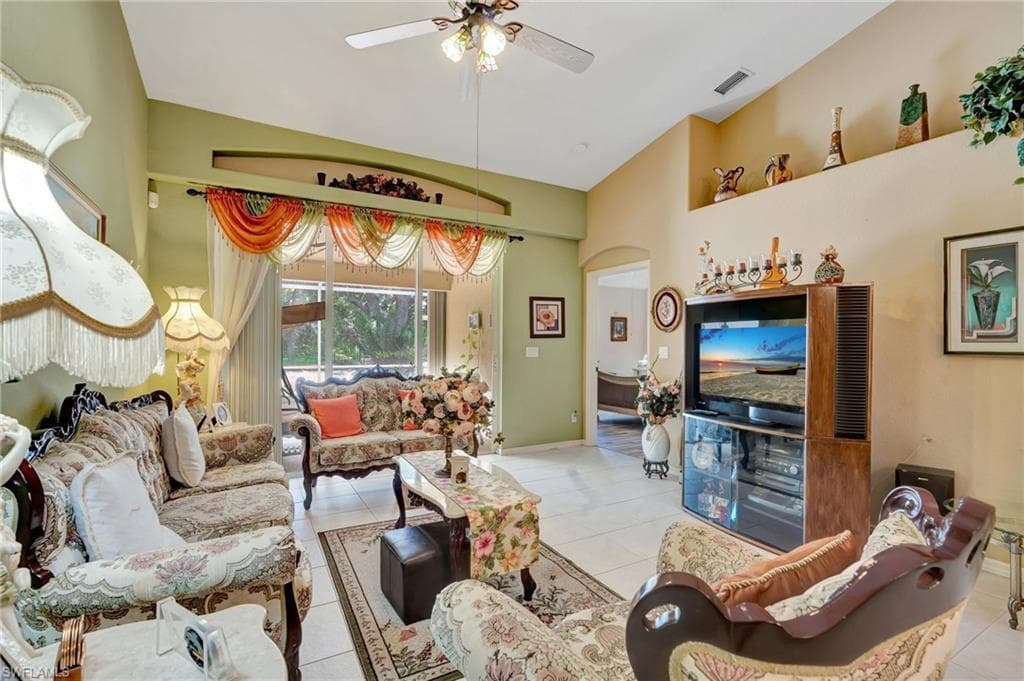 8012 Sivon Way 902, Naples, FL 34119-8