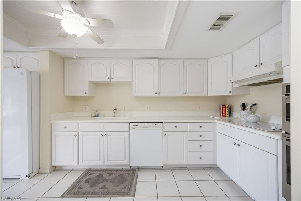 622 Wildwood Ln, Naples, FL 34105-10