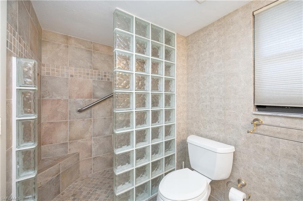 622 Wildwood Ln, Naples, FL 34105-13