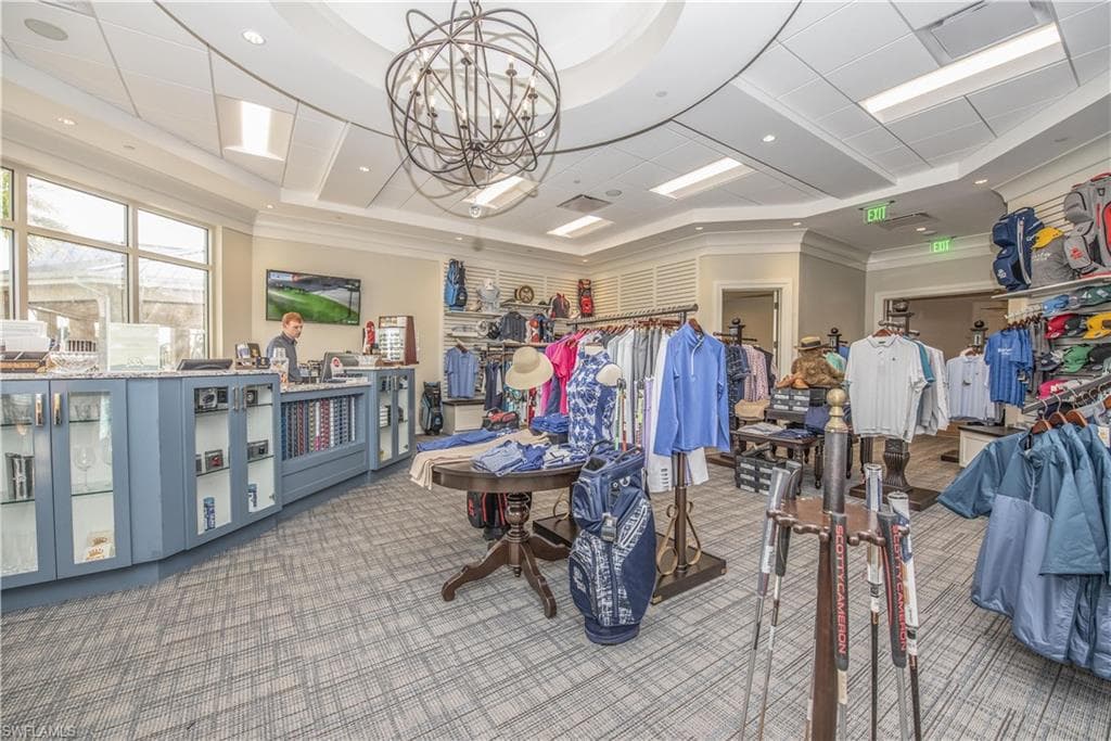 622 Wildwood Ln, Naples, FL 34105-34