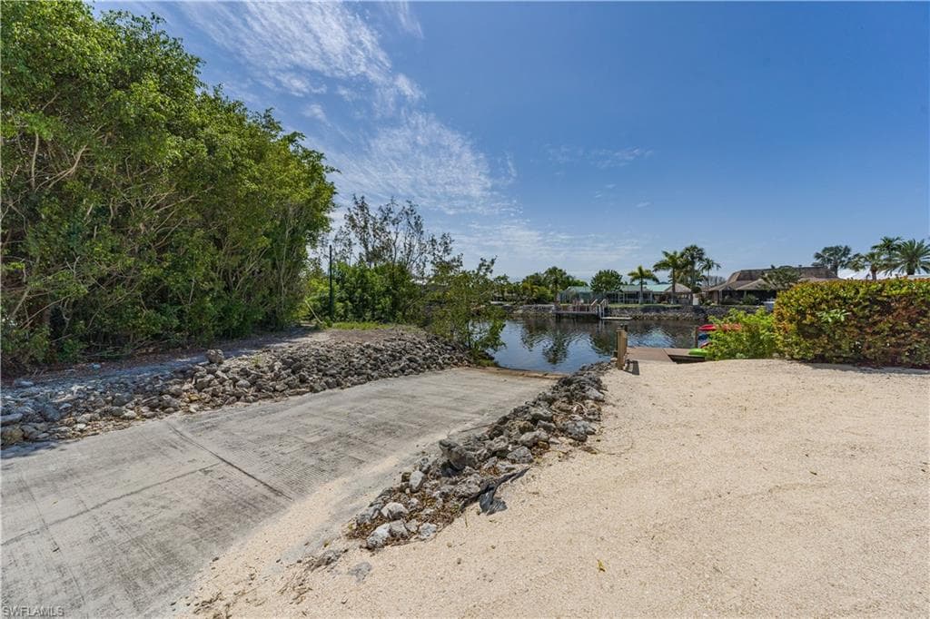 622 Wildwood Ln, Naples, FL 34105-43