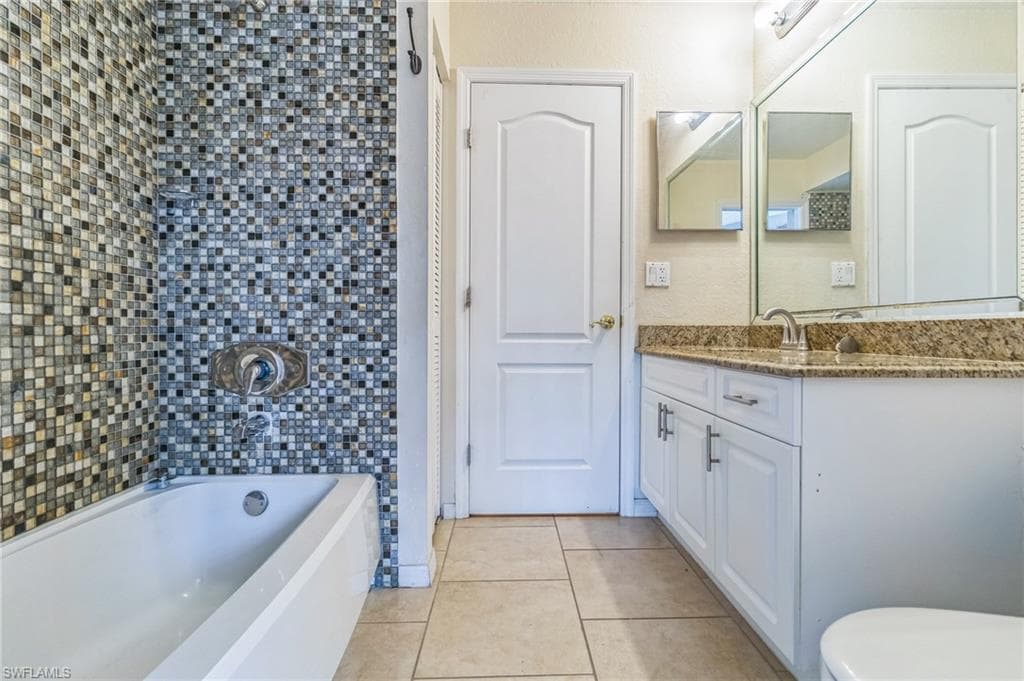 1316 8th Ct, Cape Coral, FL 33991-11