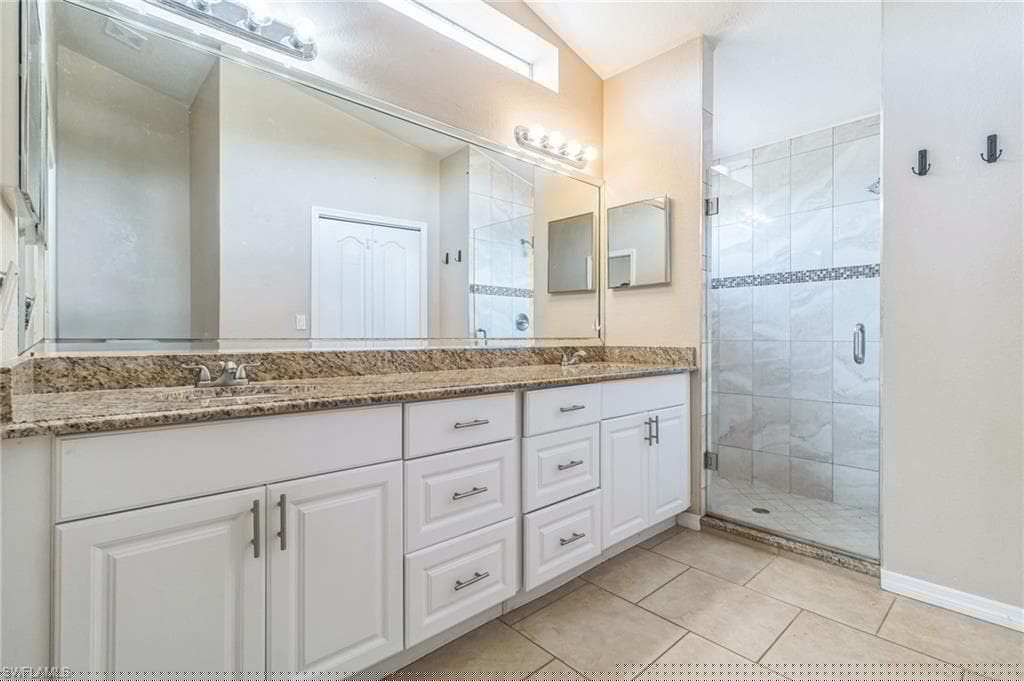 1316 8th Ct, Cape Coral, FL 33991-12