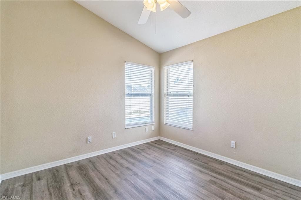 1316 8th Ct, Cape Coral, FL 33991-16