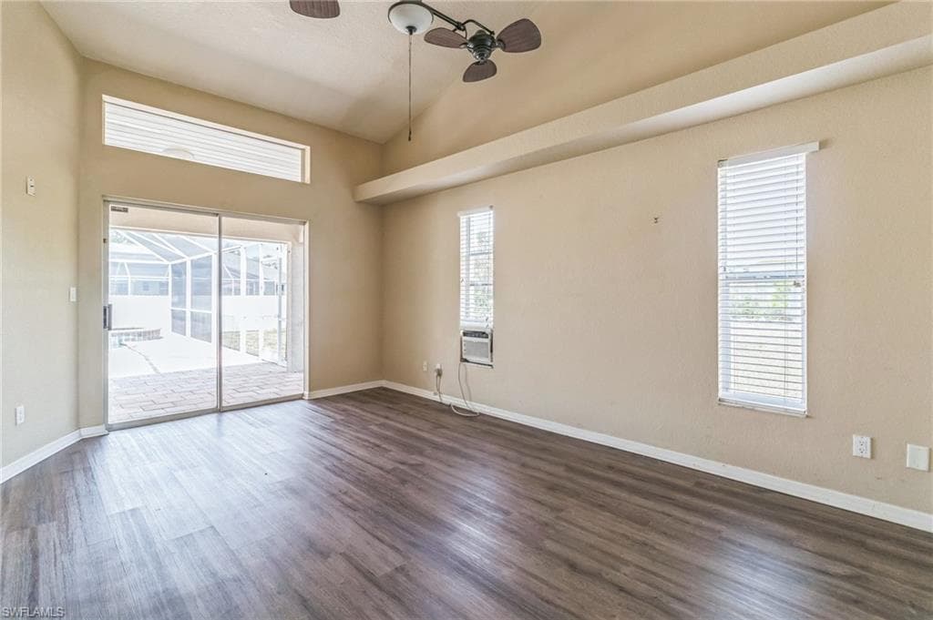 1316 8th Ct, Cape Coral, FL 33991-19