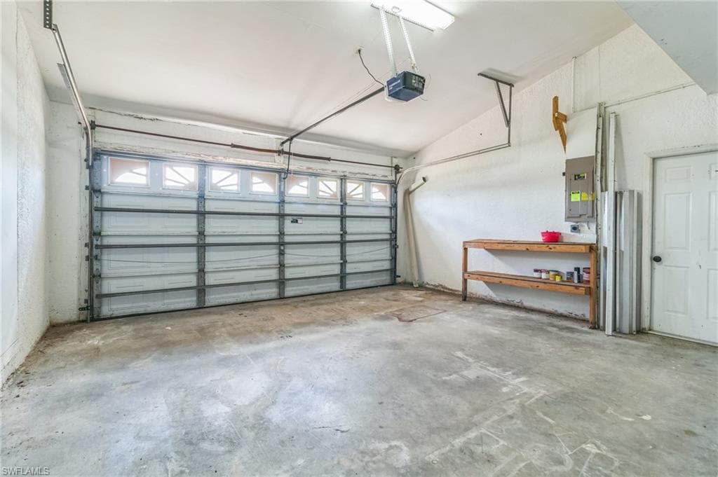 1316 8th Ct, Cape Coral, FL 33991-20