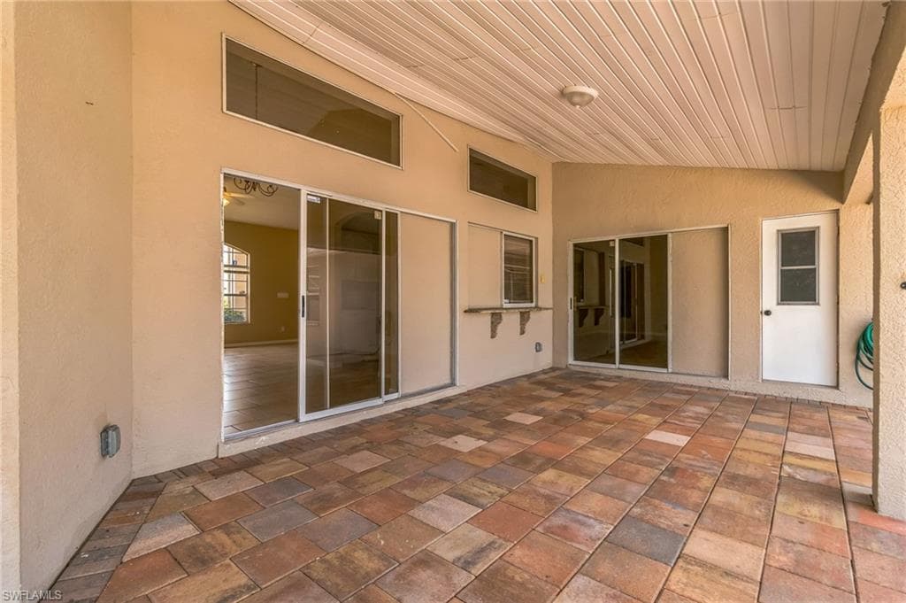 1316 8th Ct, Cape Coral, FL 33991-22