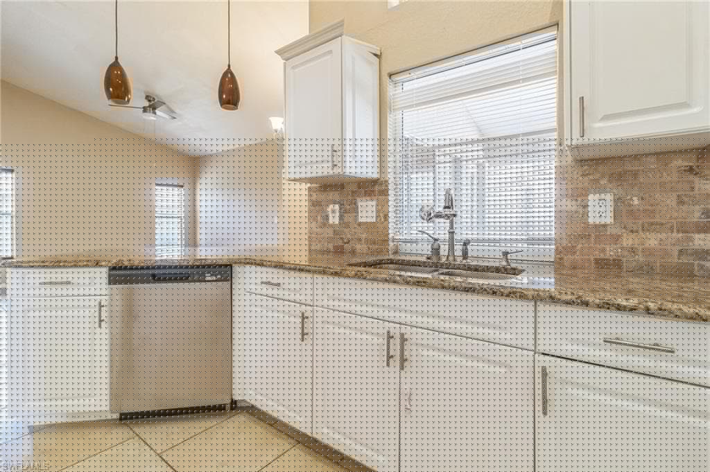 1316 8th Ct, Cape Coral, FL 33991-7