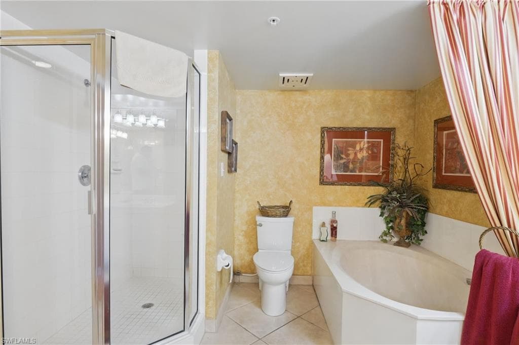 1020 Collier Blvd 402, Marco Island, FL 34145-28