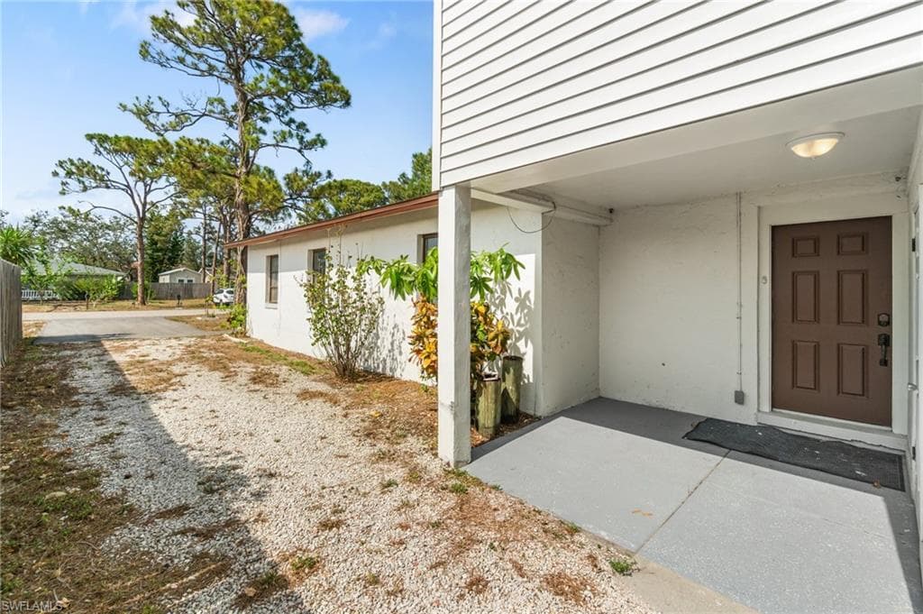 9025 Somerset Ln, Bonita Springs, FL 34135-10