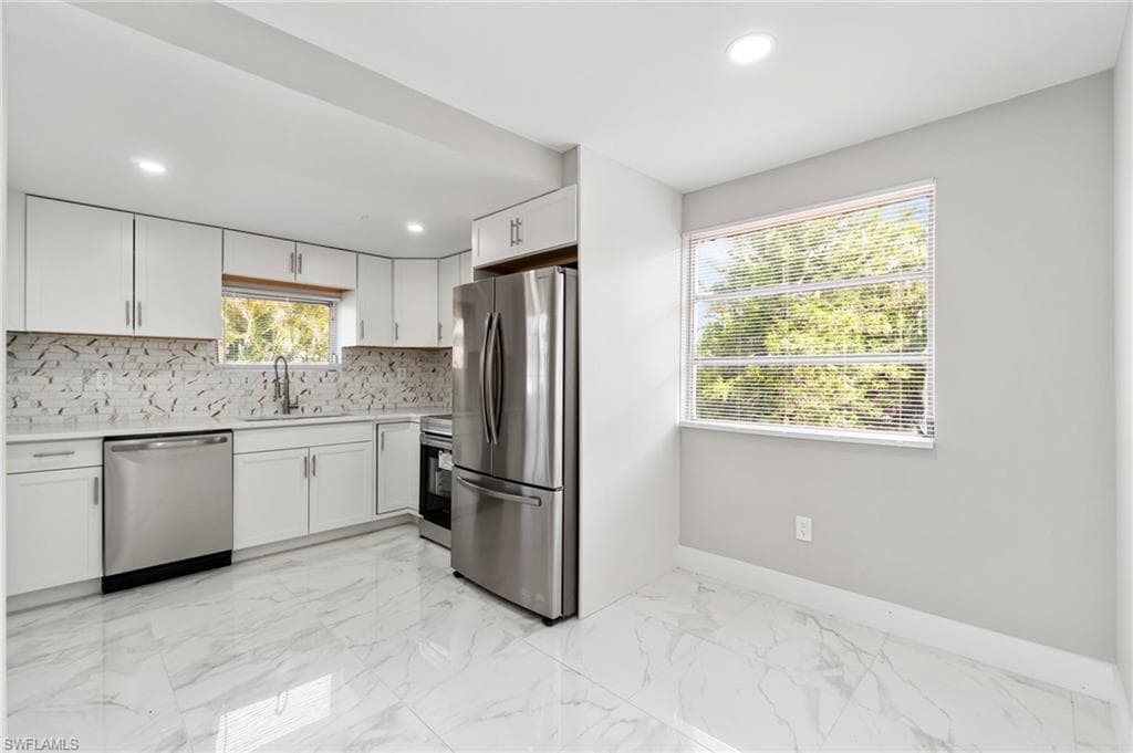 9025 Somerset Ln, Bonita Springs, FL 34135-21