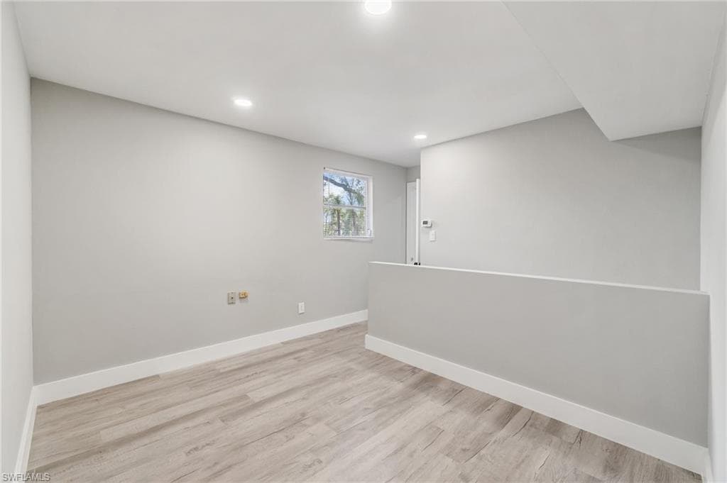 9025 Somerset Ln, Bonita Springs, FL 34135-24