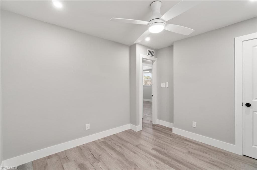 9025 Somerset Ln, Bonita Springs, FL 34135-26