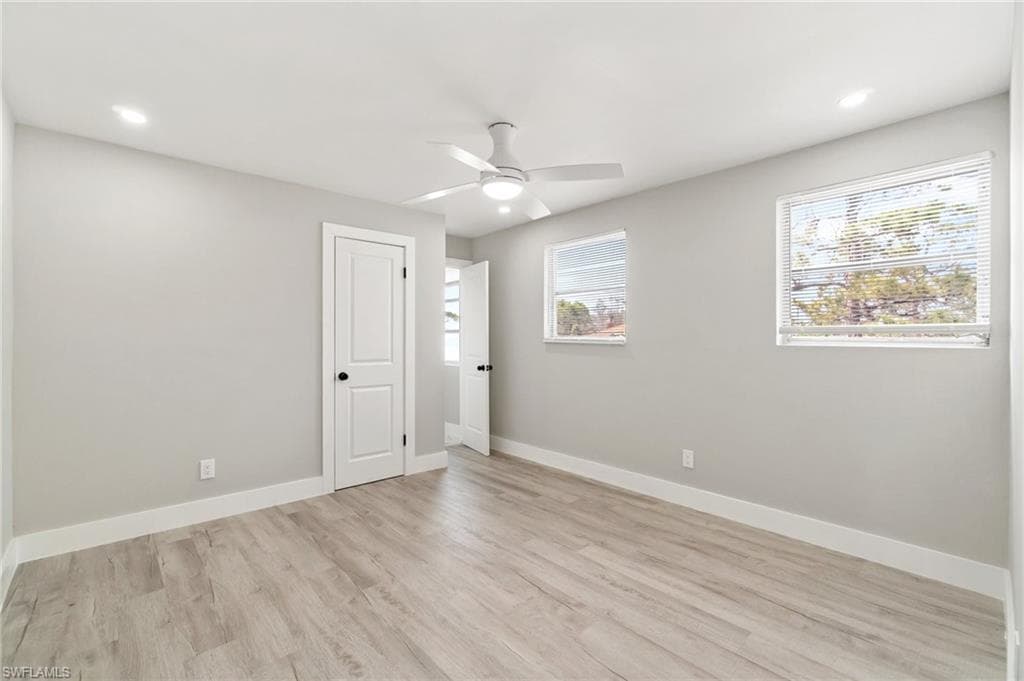 9025 Somerset Ln, Bonita Springs, FL 34135-29