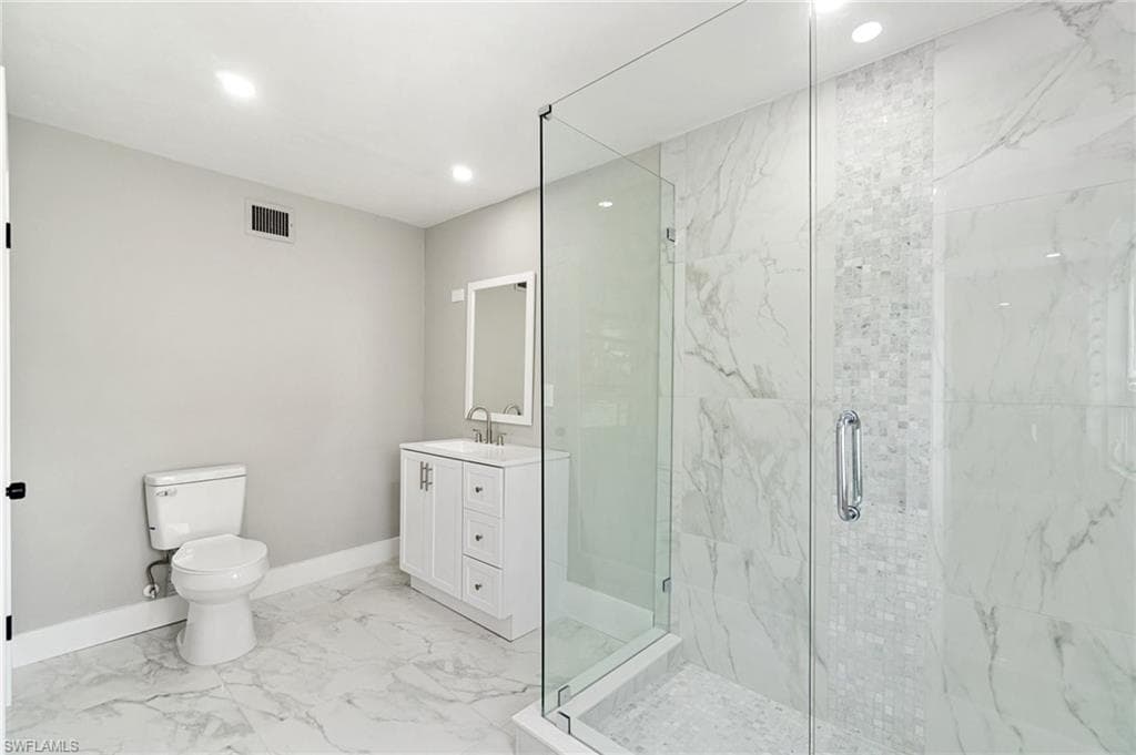 9025 Somerset Ln, Bonita Springs, FL 34135-31