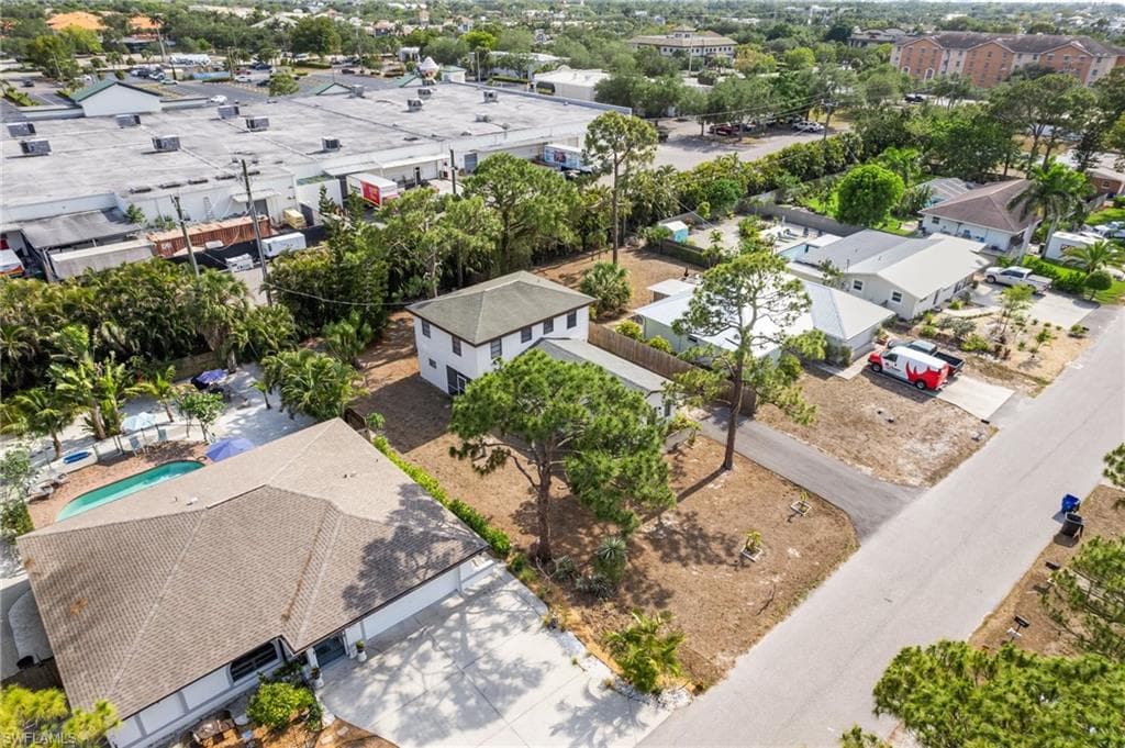 9025 Somerset Ln, Bonita Springs, FL 34135-34